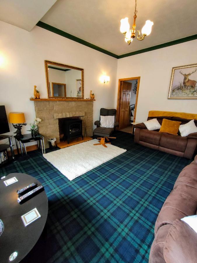 The Old Smiddy Cottage And Apartment Balloch Buitenkant foto