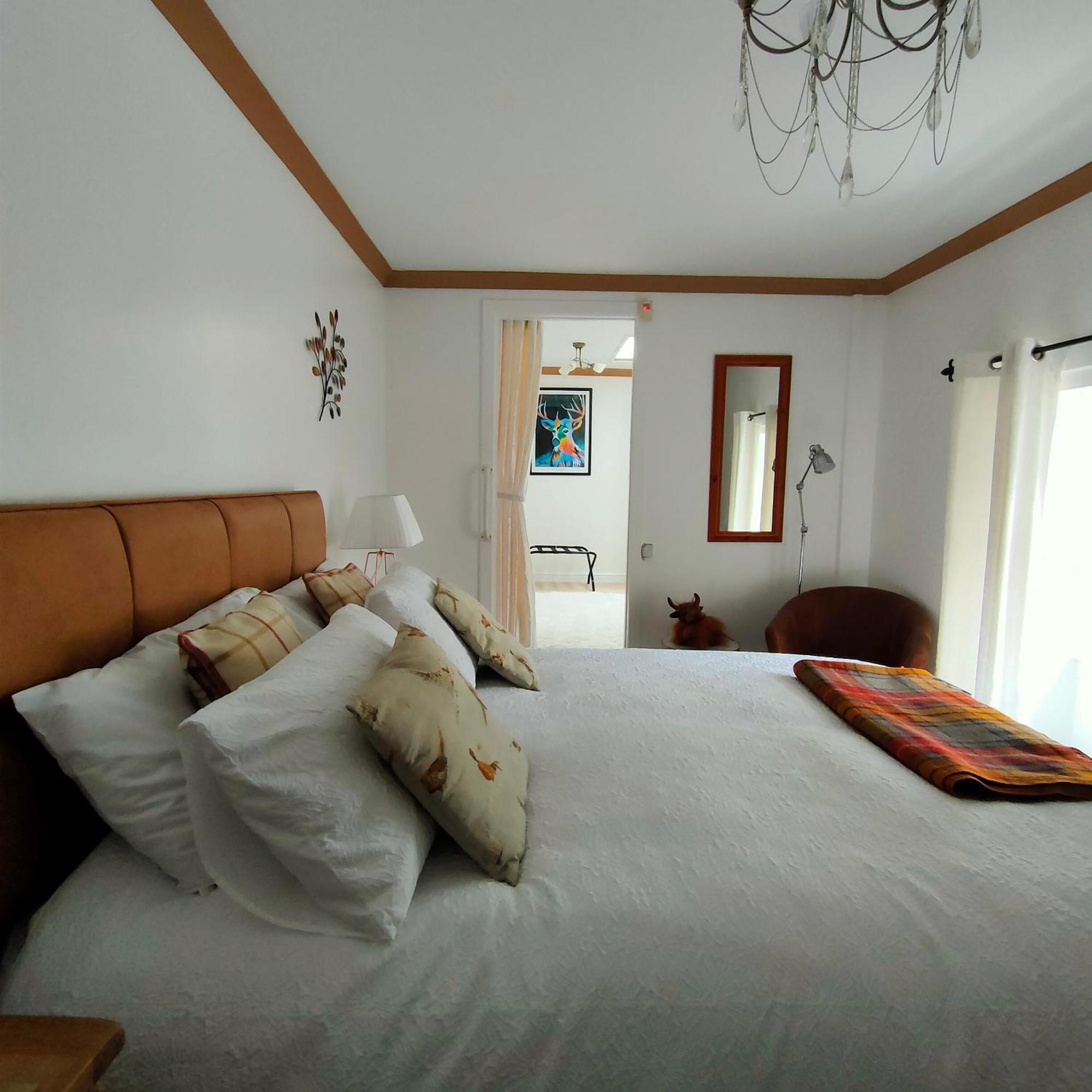 The Old Smiddy Cottage And Apartment Balloch Buitenkant foto