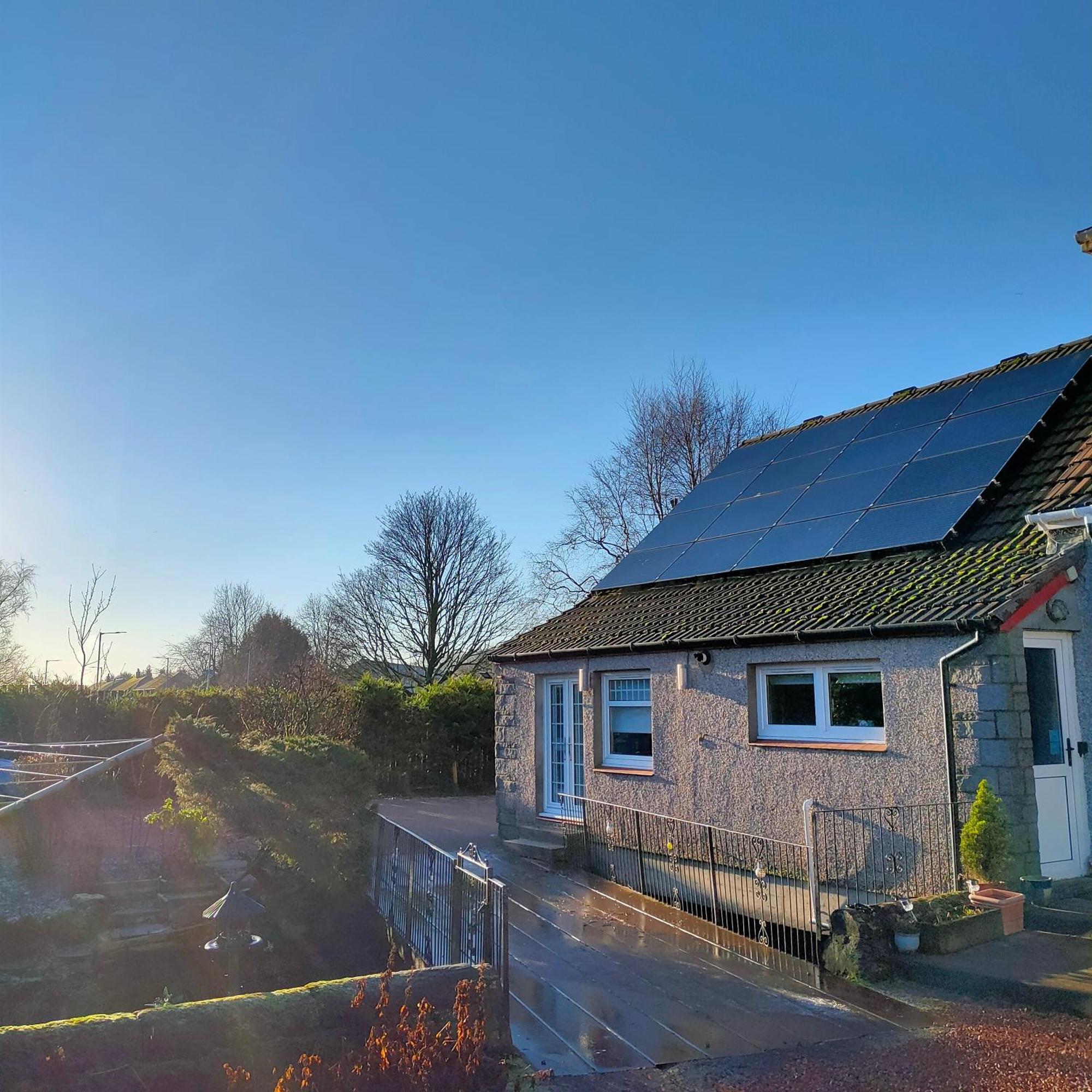 The Old Smiddy Cottage And Apartment Balloch Buitenkant foto